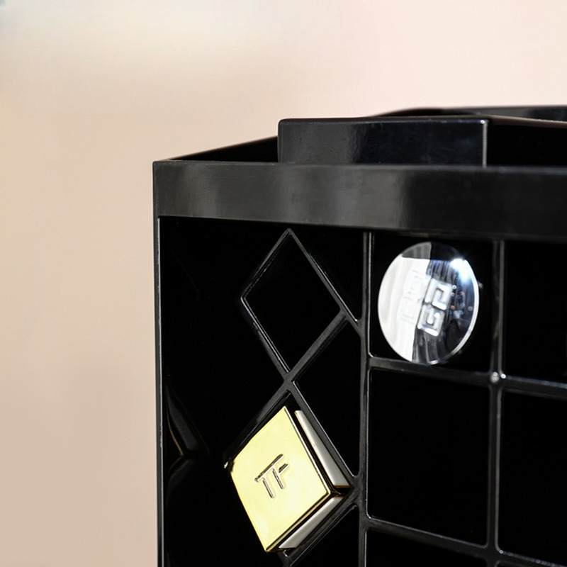 Light luxury lipstick storage  - High Luxury Skincare recension och pris