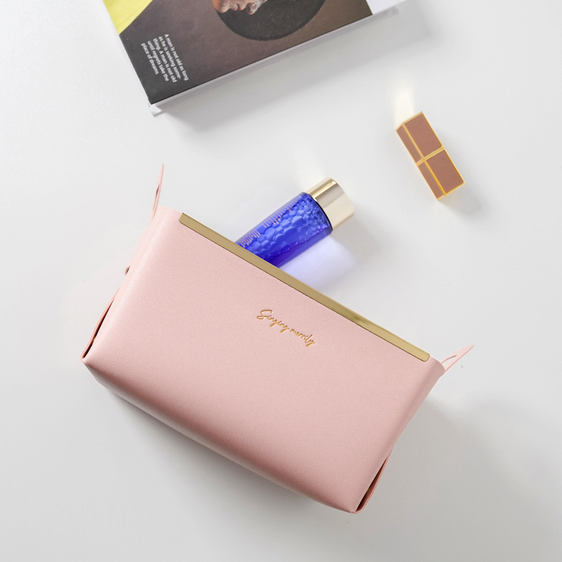 Desktop Organizer Nordic PVC S - Luxury Skincare Europe recension och pris